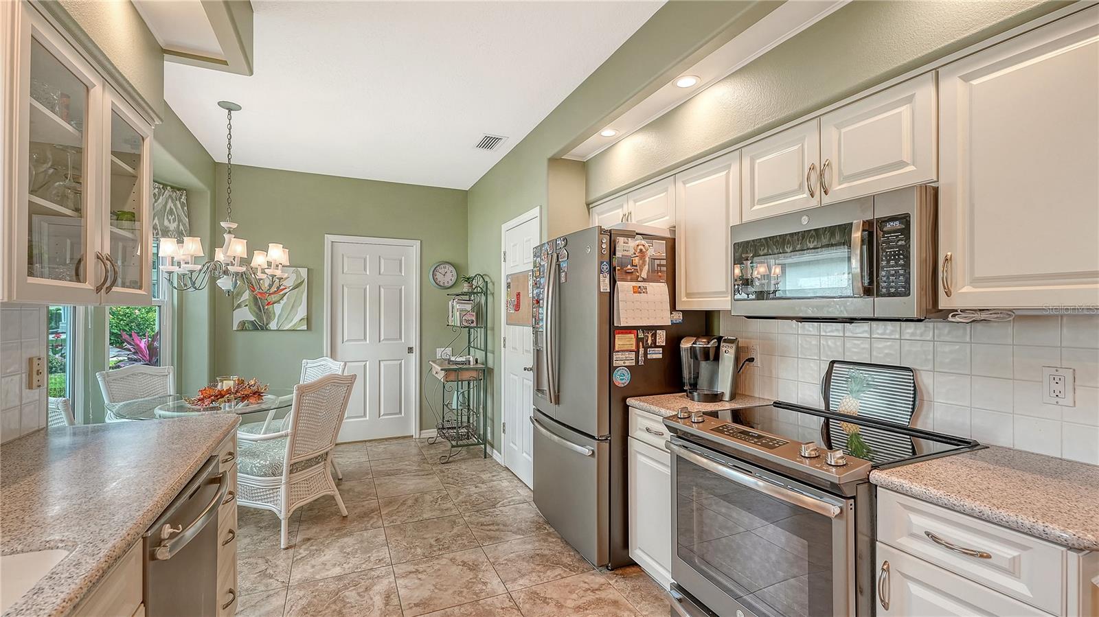 Image 16 of 67 For 302 Lansbrook Drive