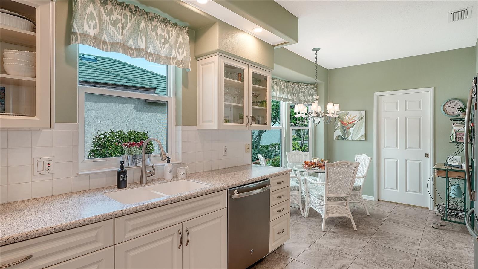 Image 17 of 67 For 302 Lansbrook Drive