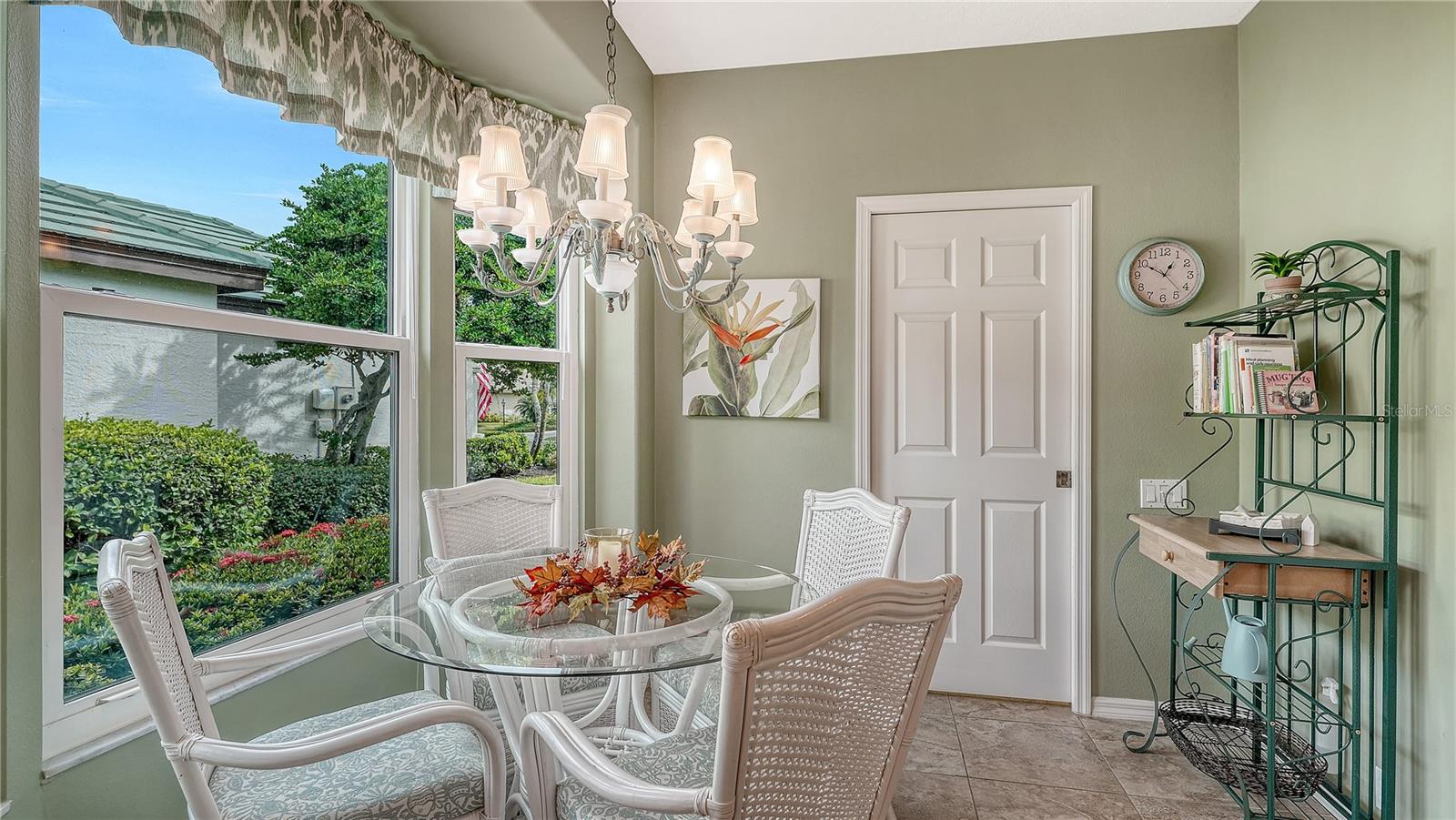 Image 18 of 67 For 302 Lansbrook Drive