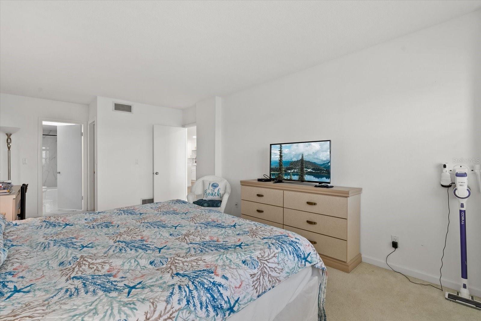 Image 19 of 23 For 255 The Esplanade N 1002