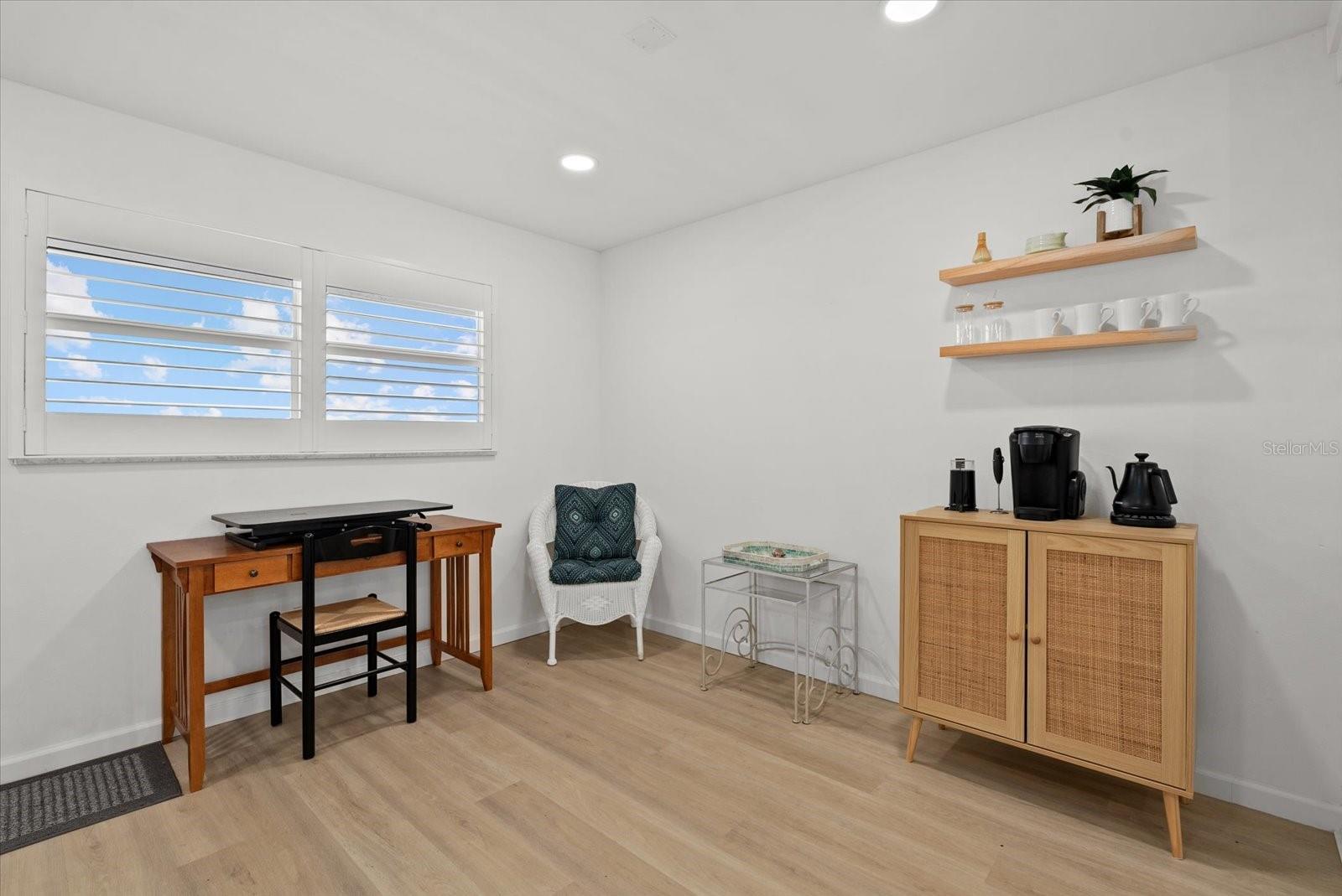 Image 6 of 23 For 255 The Esplanade N 1002