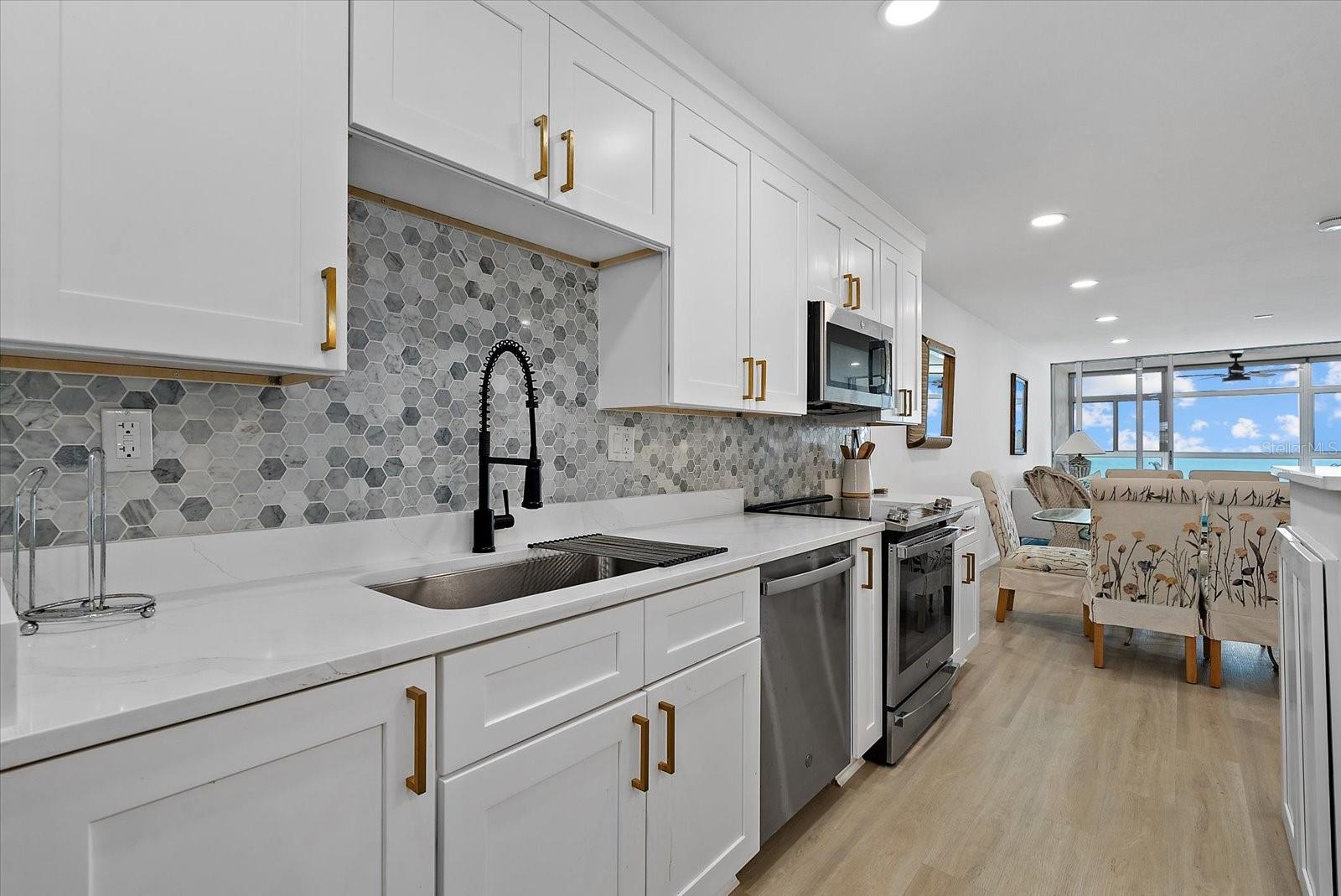 Image 8 of 23 For 255 The Esplanade N 1002