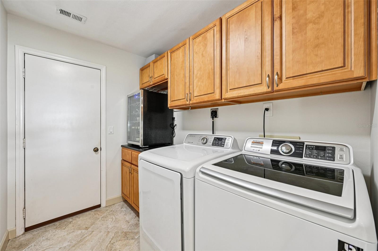 Image 17 of 29 For 704 Carnoustie Terrace