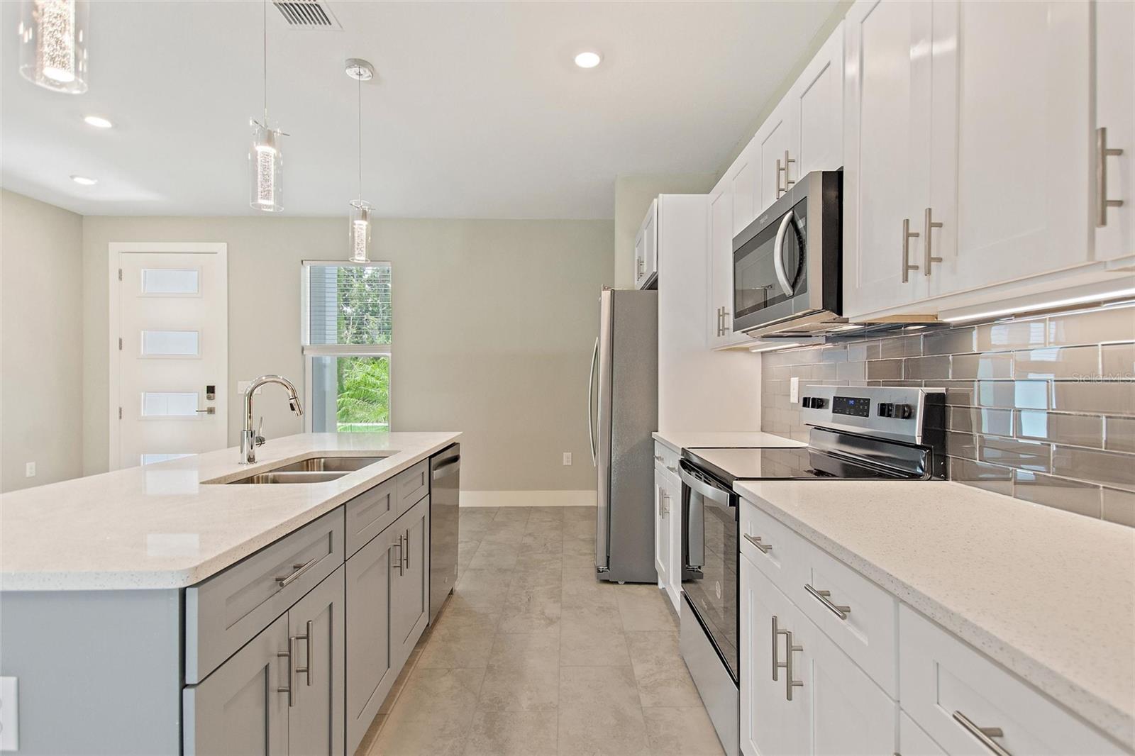 Image 19 of 27 For 3584 Laslo Avenue