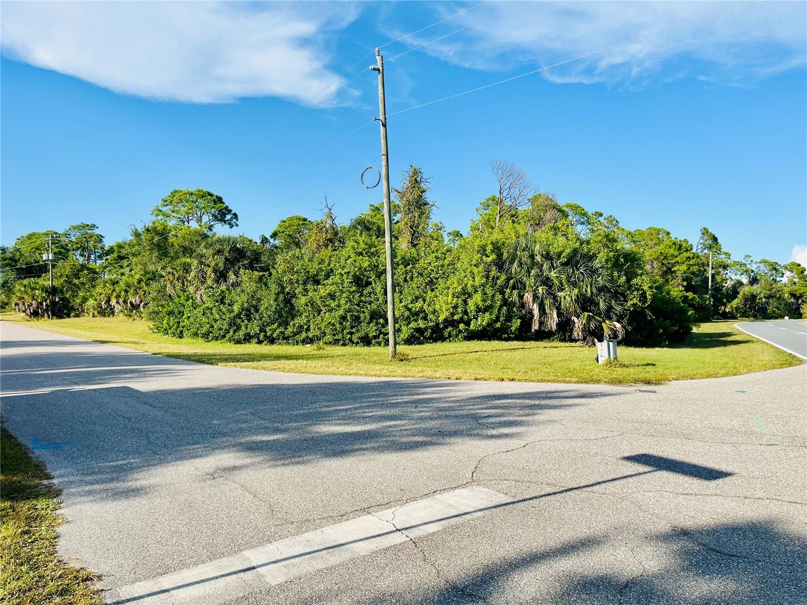 Image 17 of 25 For 102 Antilla Drive