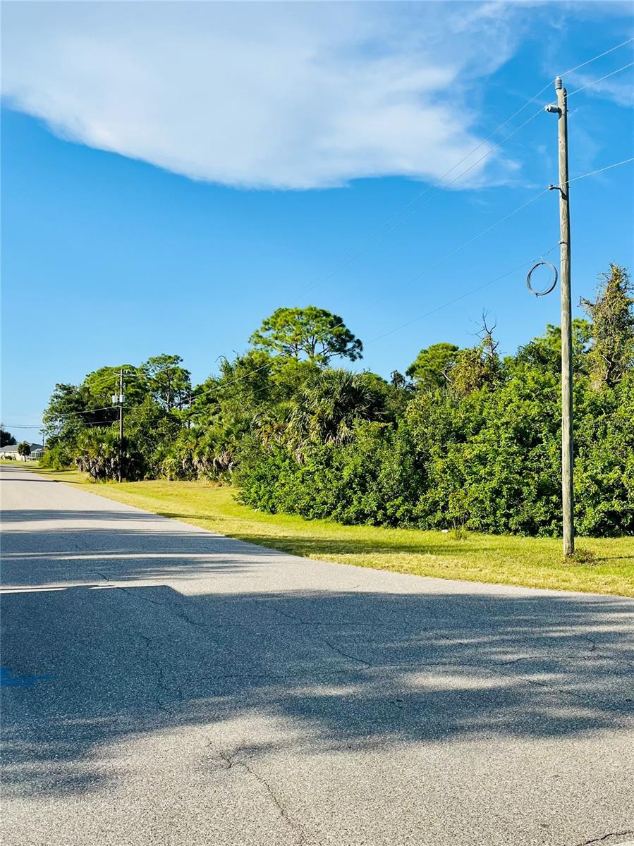 Image 18 of 25 For 102 Antilla Drive