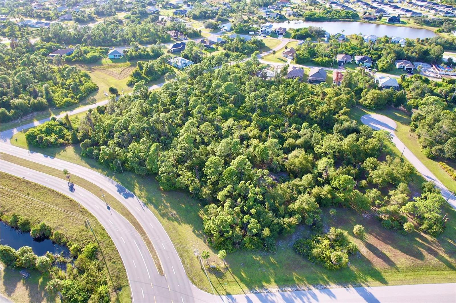 Image 5 of 25 For 102 Antilla Drive