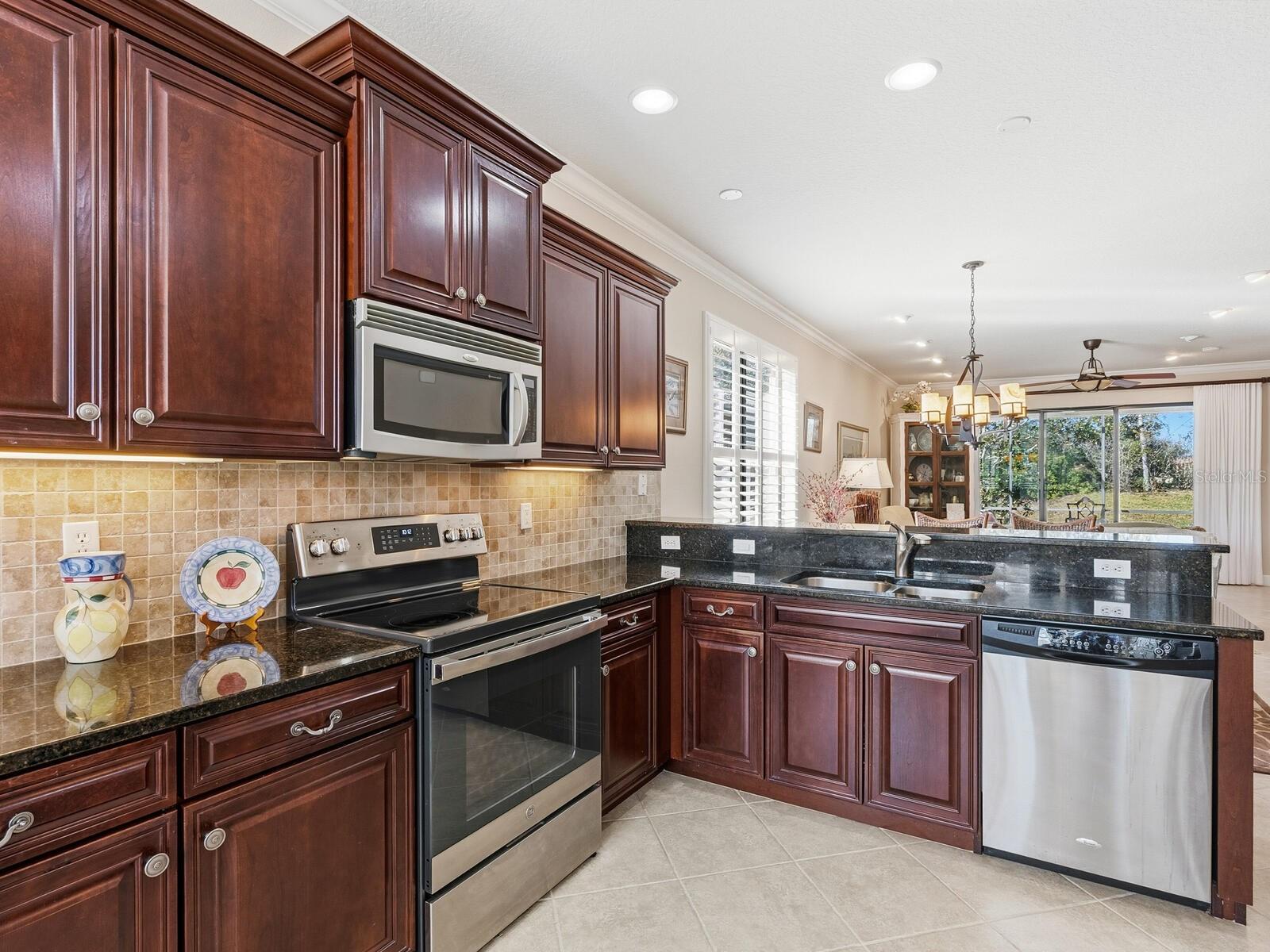 Image 12 of 38 For 20605 Pezzana Drive