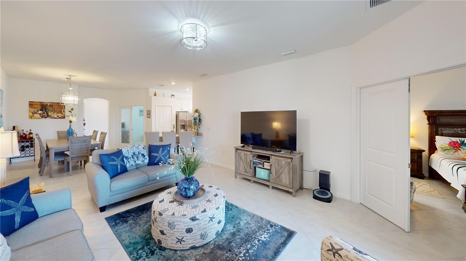 Image 5 of 28 For 2009 Mackerel Street