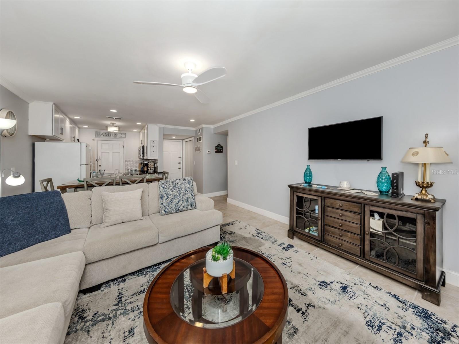 Image 12 of 76 For 200 The Esplanade N A16