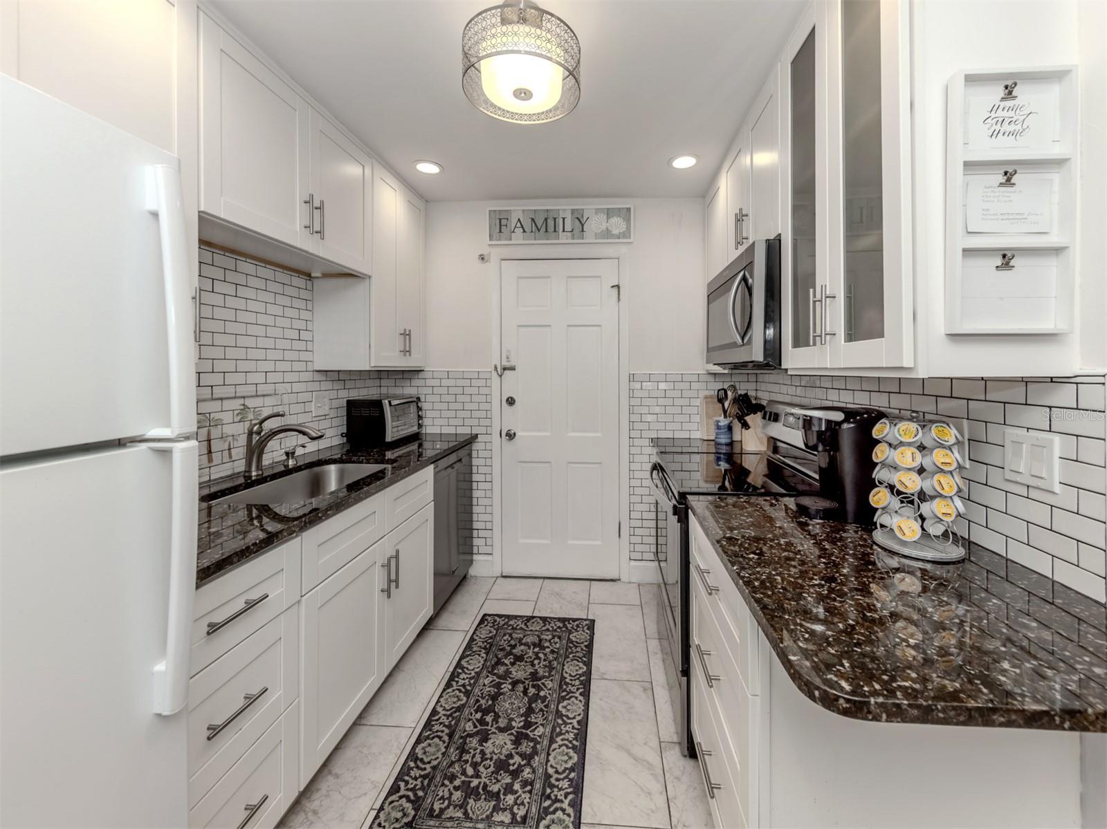 Image 16 of 76 For 200 The Esplanade N A16