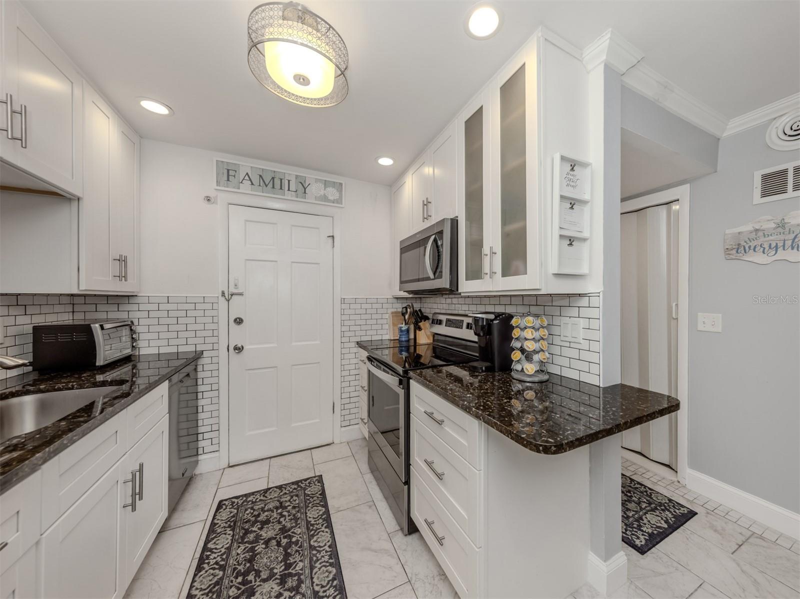 Image 17 of 76 For 200 The Esplanade N A16