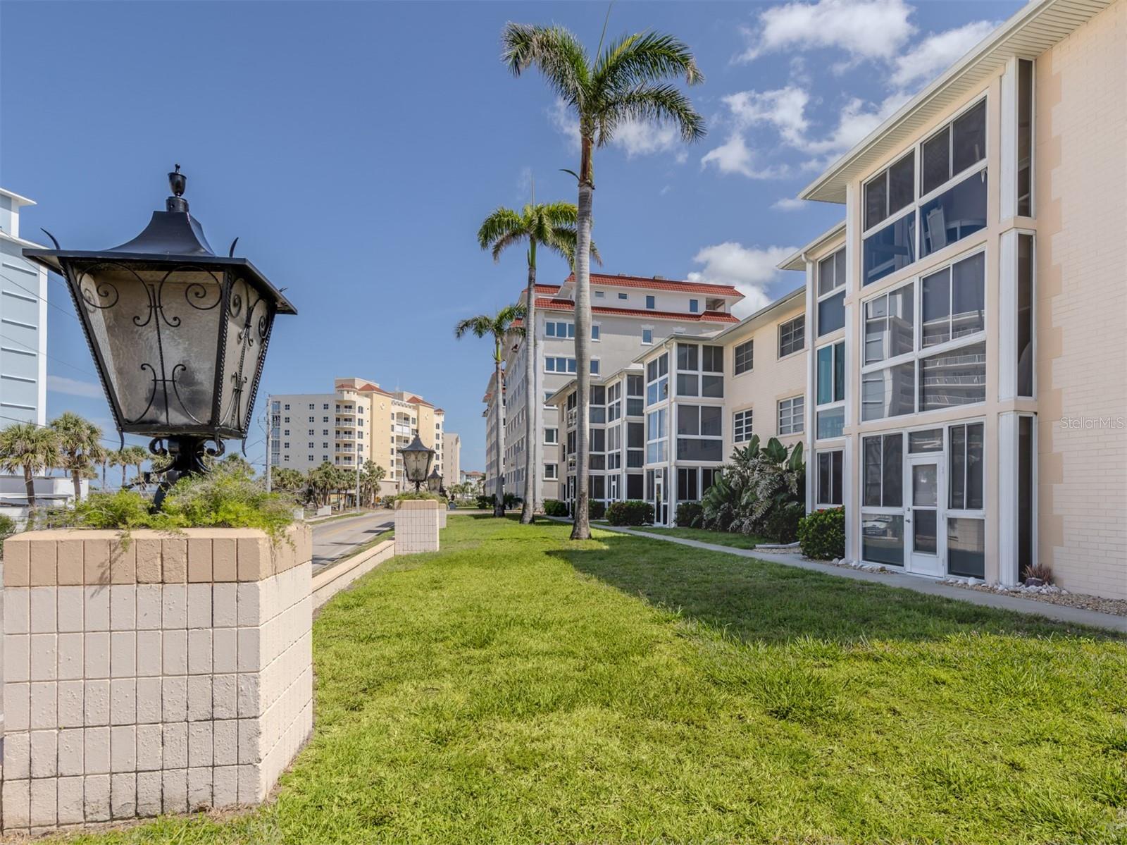 Image 30 of 76 For 200 The Esplanade N A16