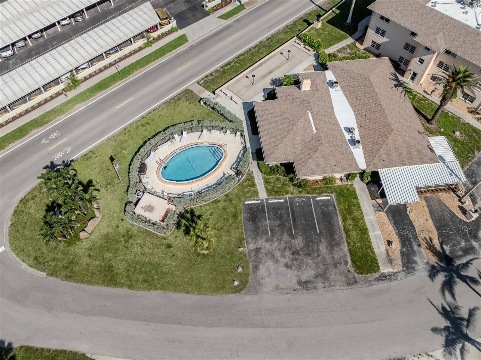 Image 33 of 76 For 200 The Esplanade N A16