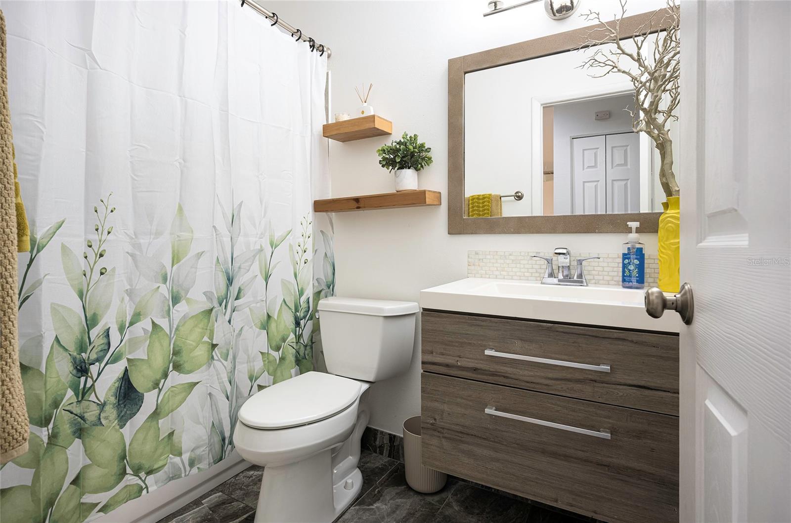 Image 10 of 26 For 1922 Hudson Court