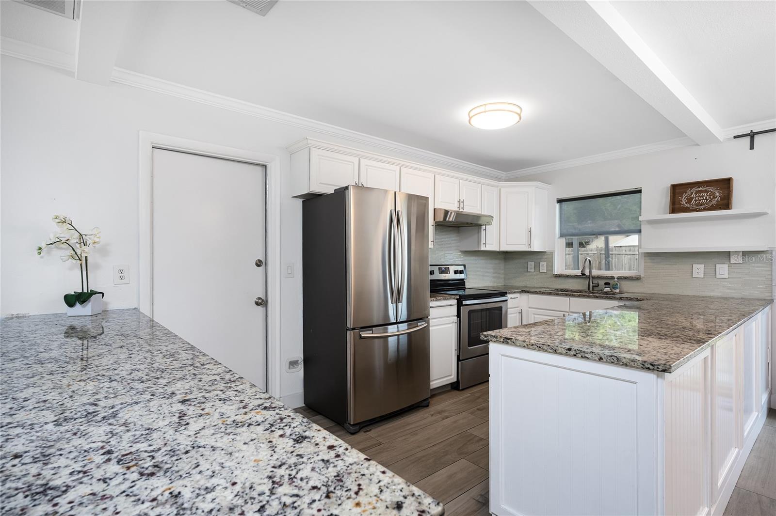 Image 13 of 26 For 1922 Hudson Court