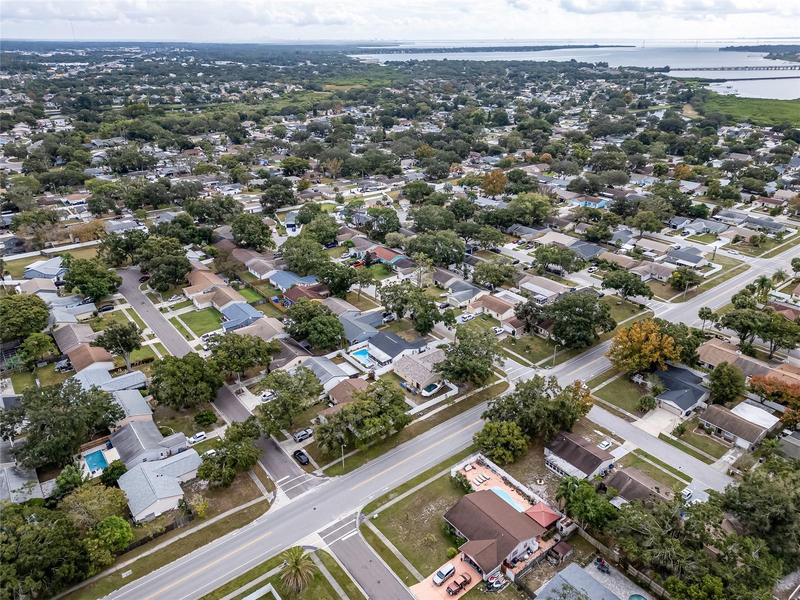Image 21 of 26 For 1922 Hudson Court