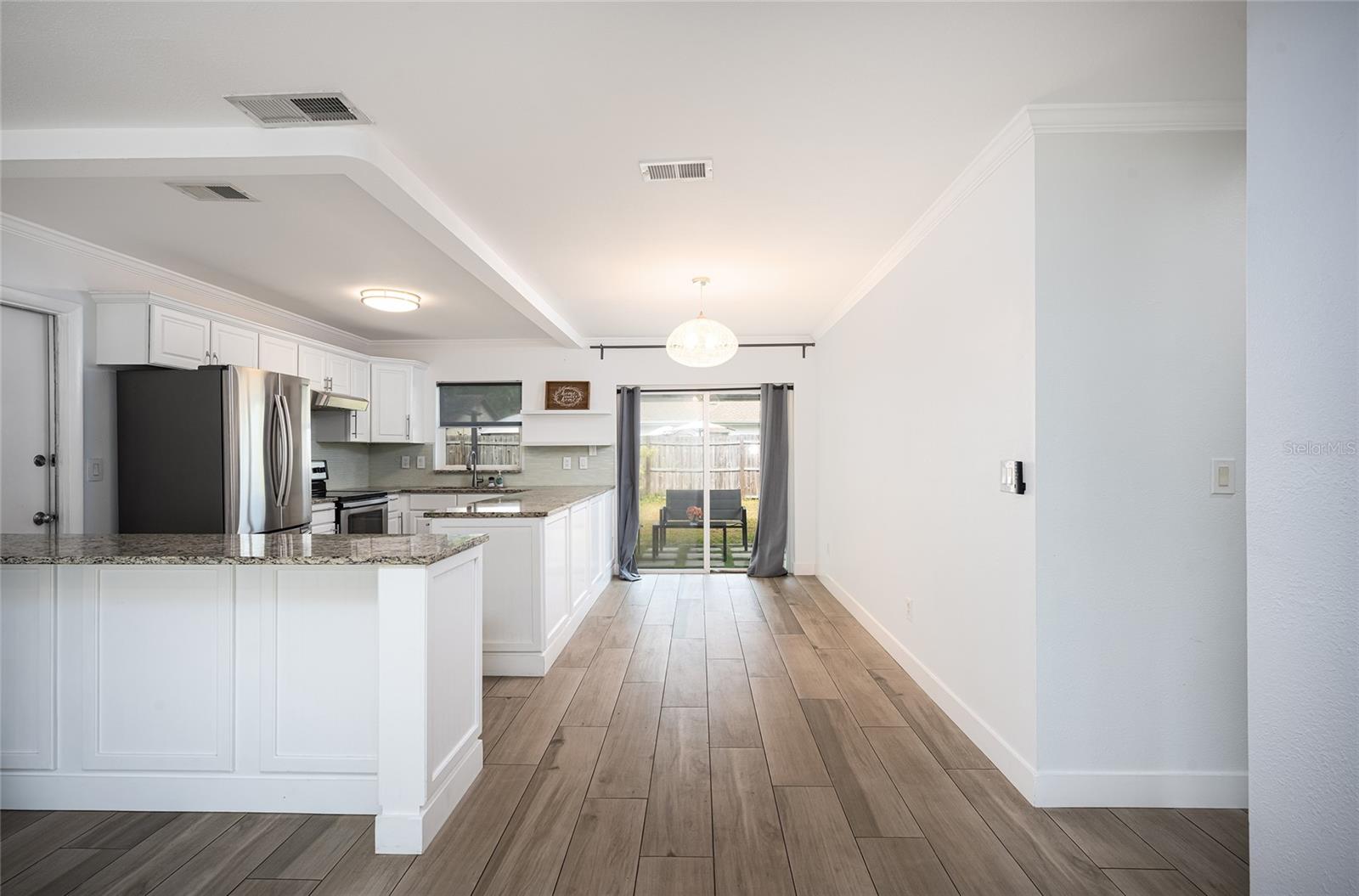 Image 3 of 26 For 1922 Hudson Court