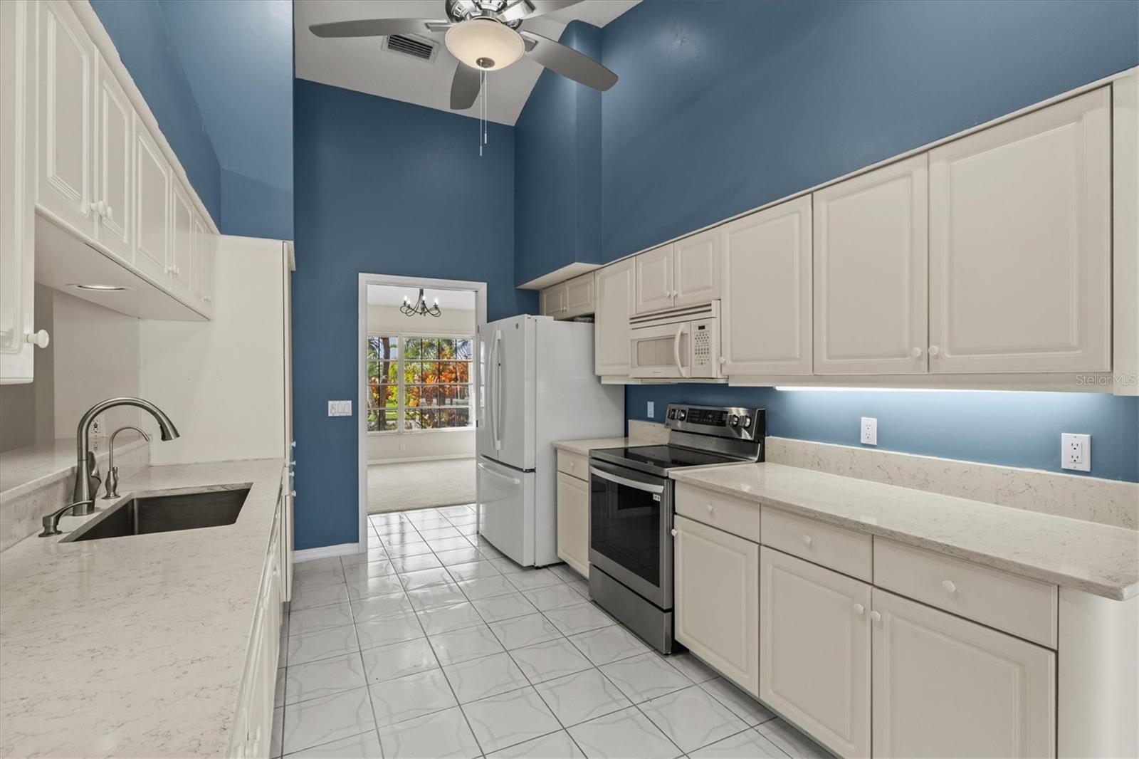 Image 17 of 71 For 905 Beckley Drive