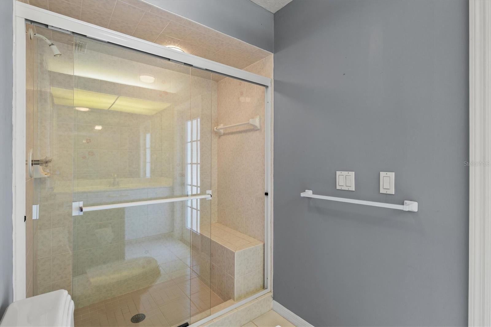 Image 39 of 71 For 905 Beckley Drive