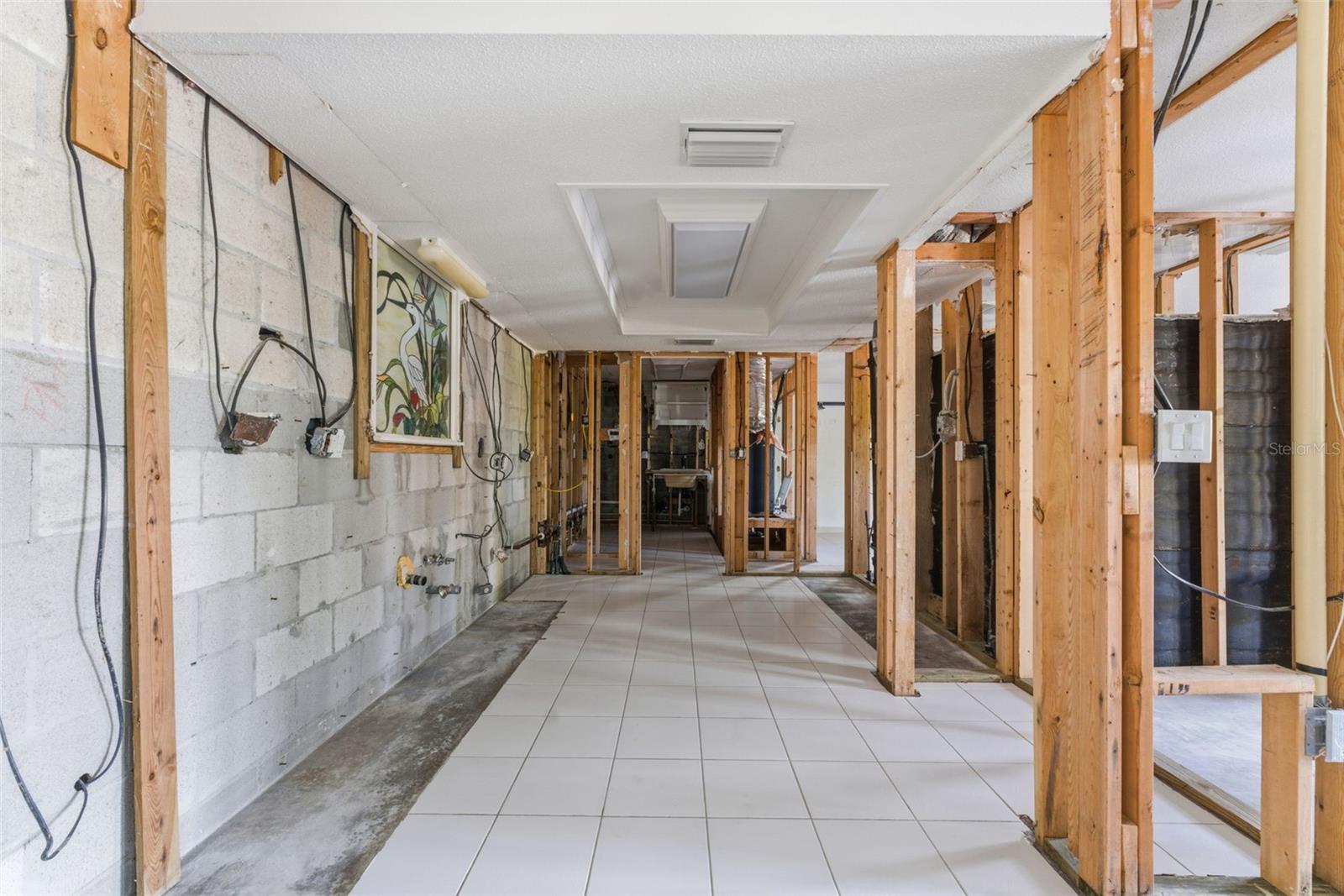 Listing photo id 9 for 1350 Holiday Drive