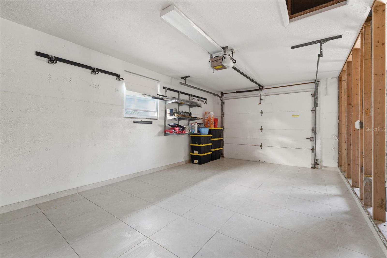 Listing photo id 13 for 1350 Holiday Drive