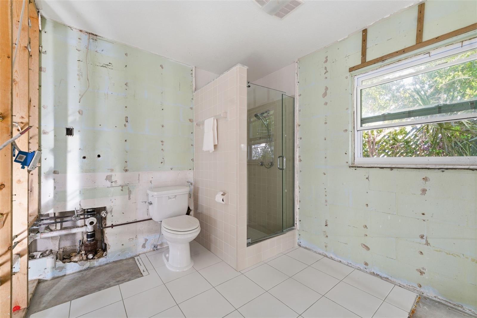 Listing photo id 20 for 1350 Holiday Drive