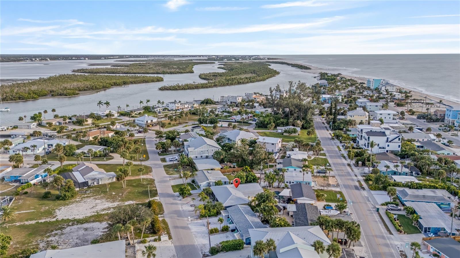 Listing photo id 1 for 1350 Holiday Drive