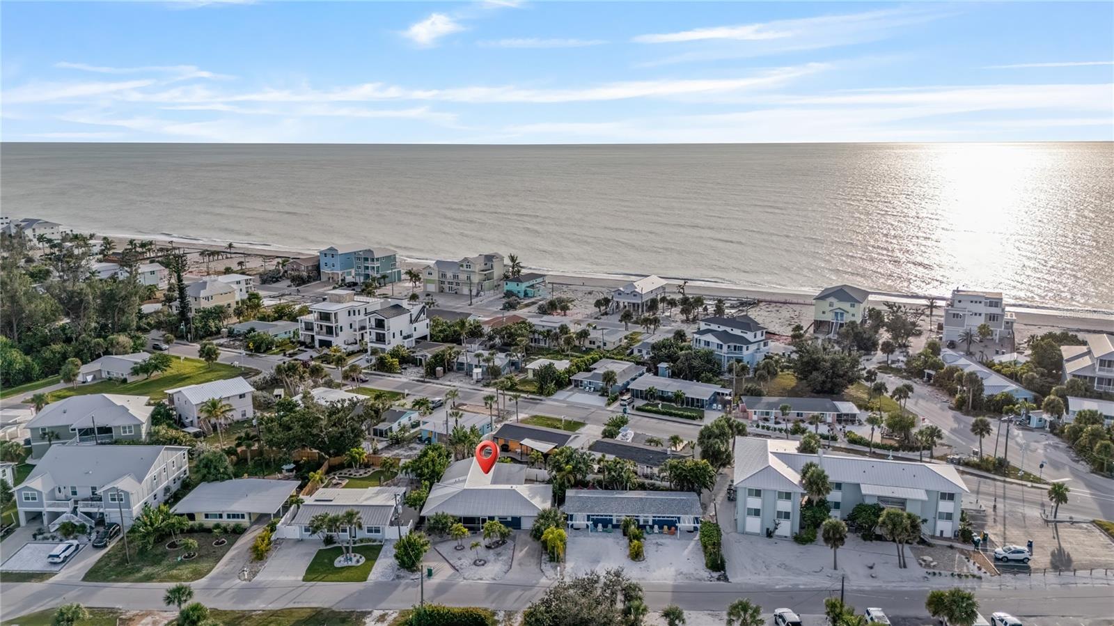 Listing photo id 3 for 1350 Holiday Drive