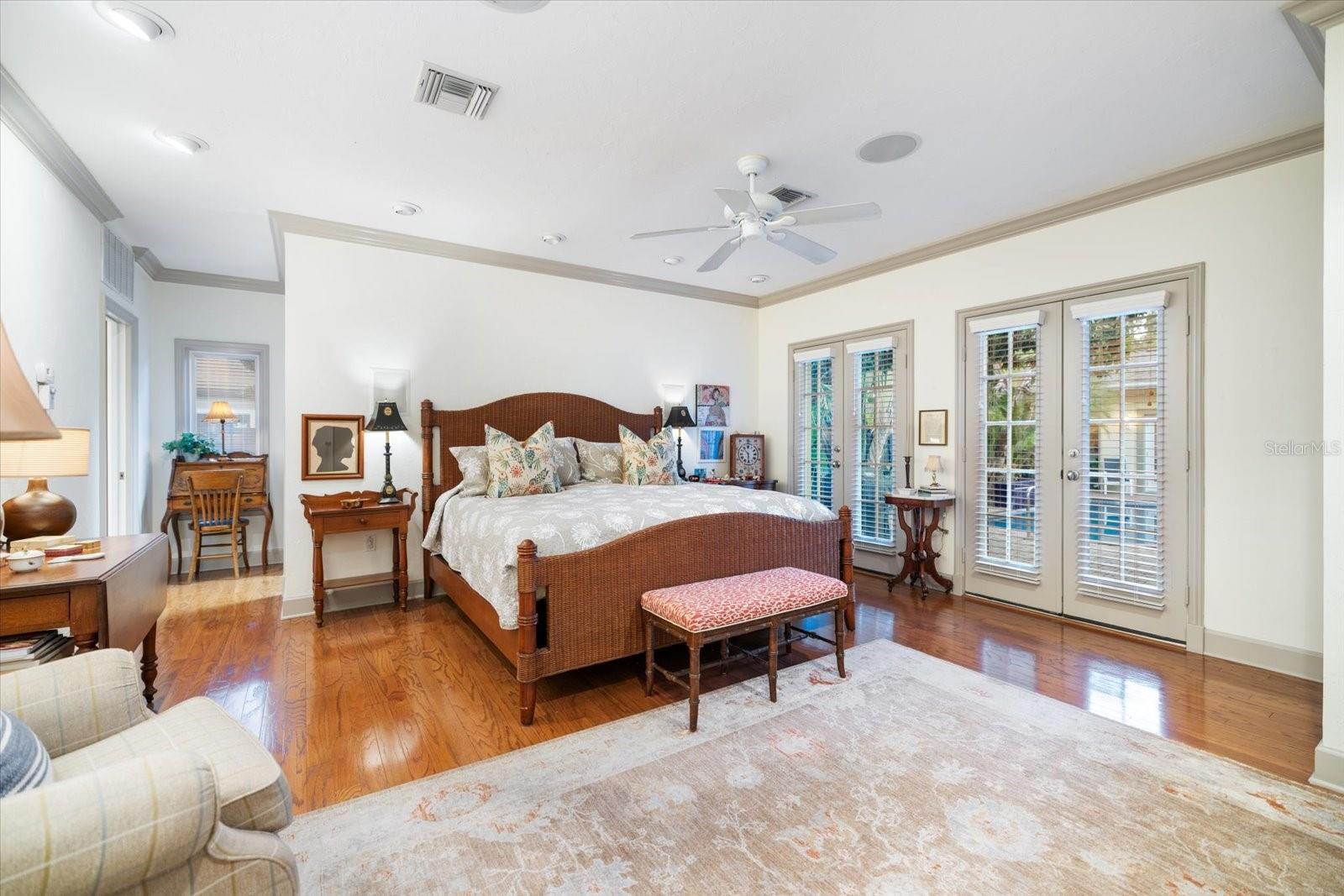 Image 17 of 47 For 601 Menendez Street