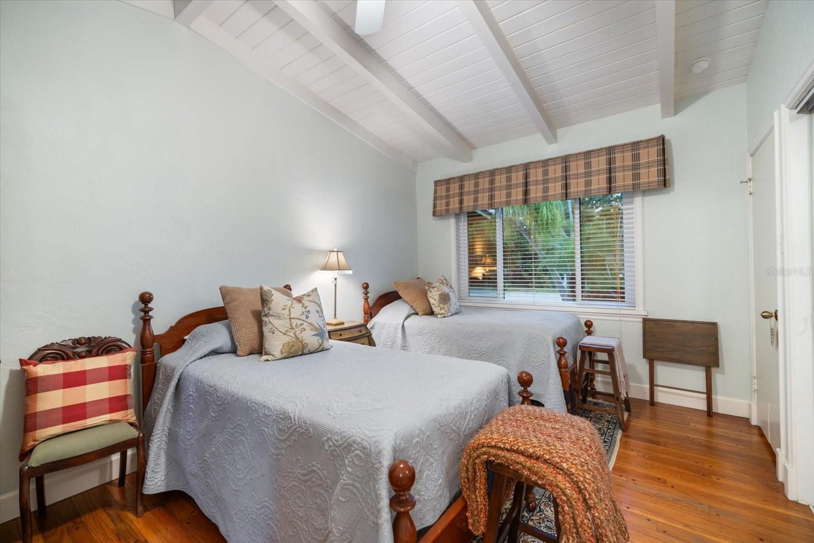 Image 23 of 47 For 601 Menendez Street