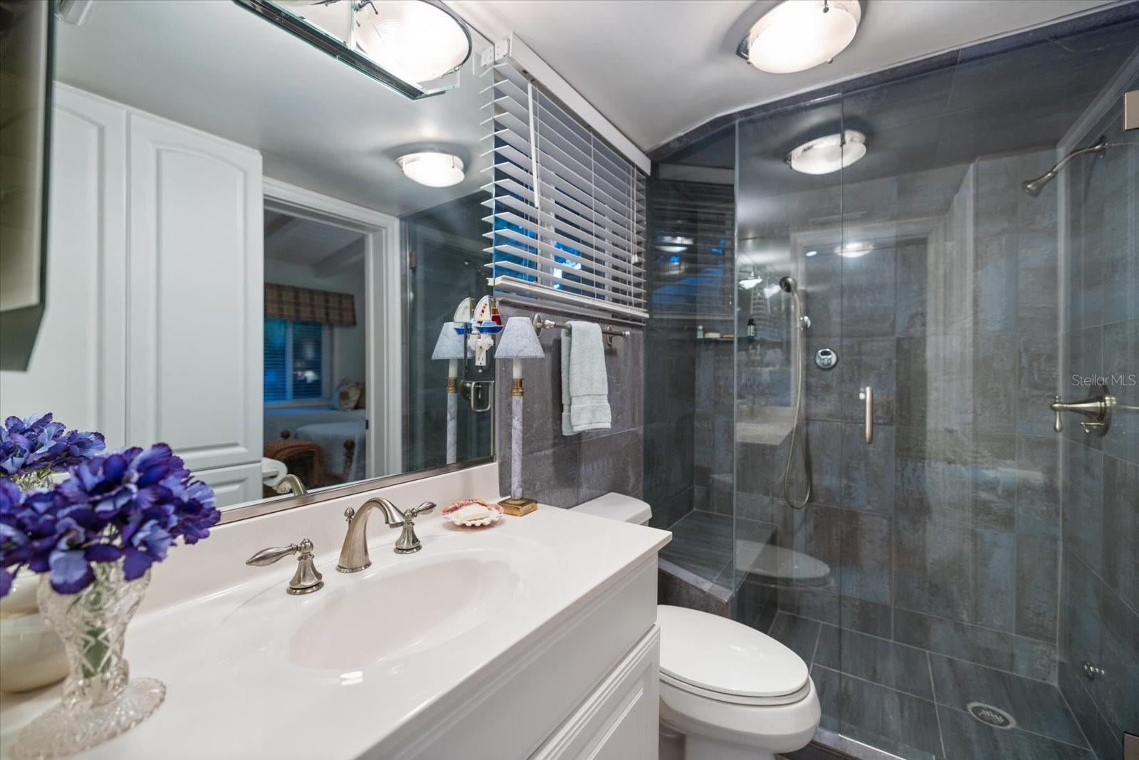 Image 24 of 47 For 601 Menendez Street