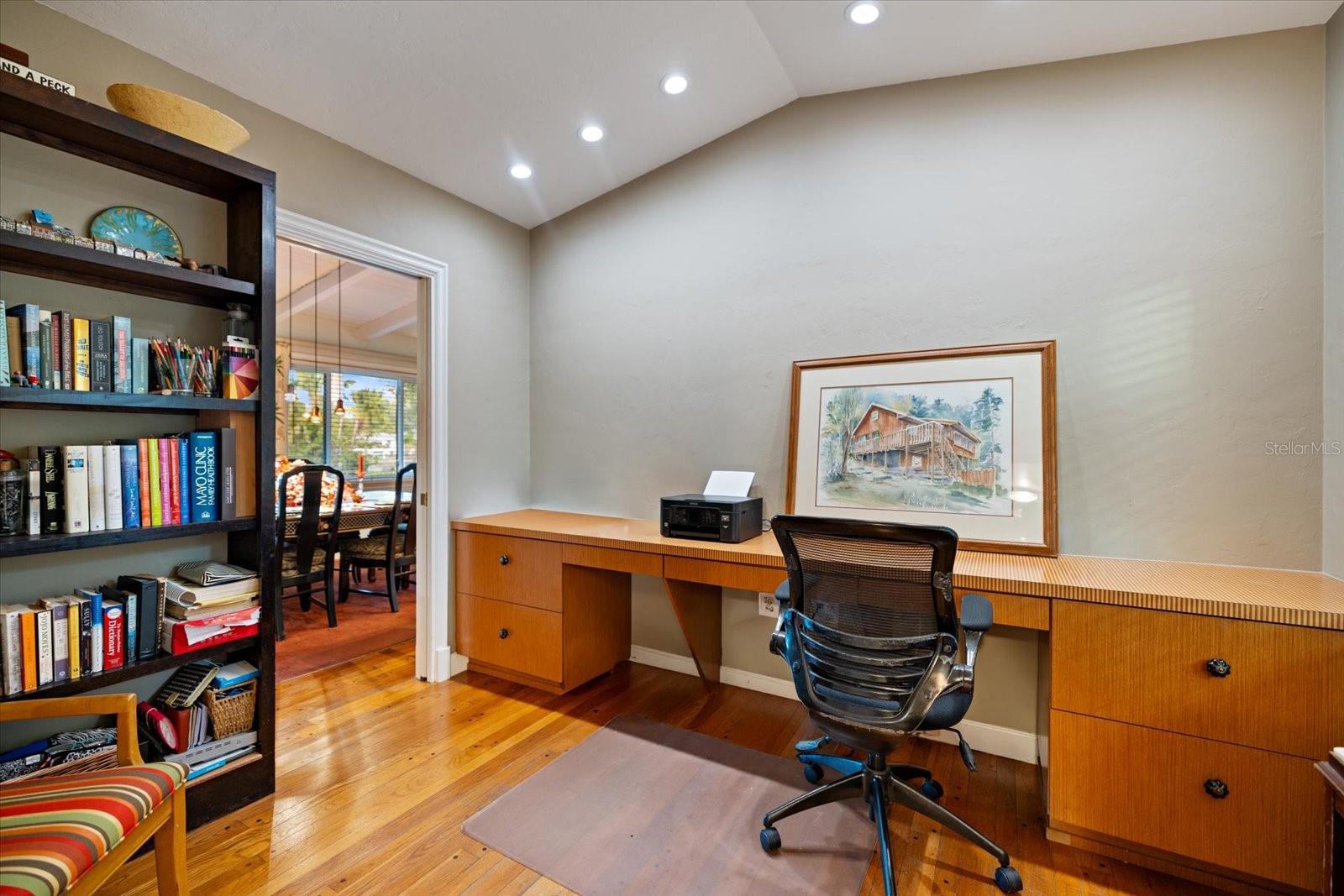 Image 27 of 47 For 601 Menendez Street