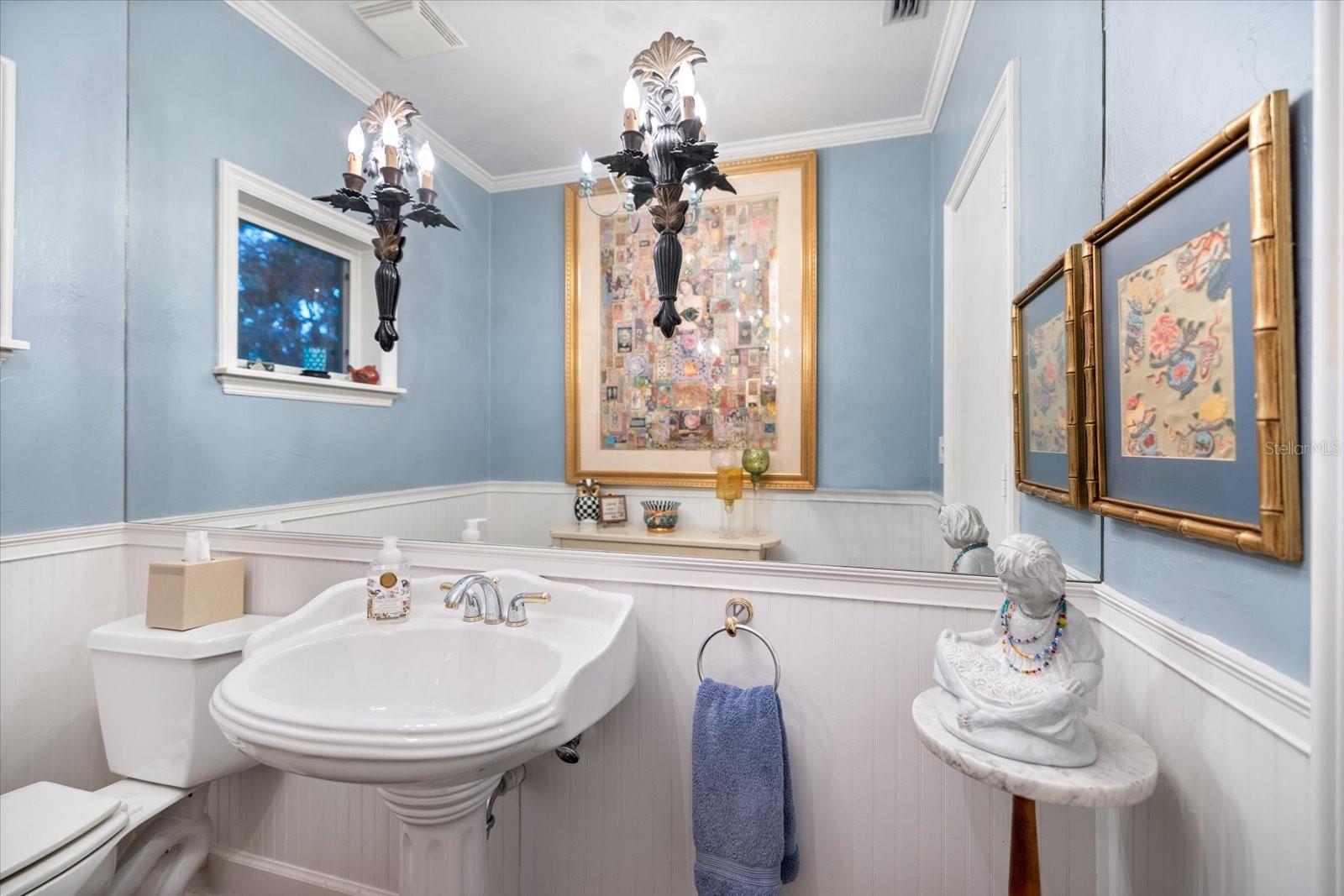 Image 28 of 47 For 601 Menendez Street