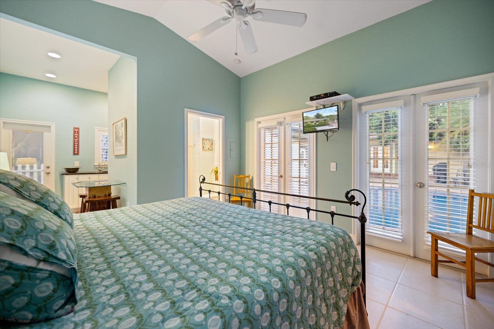 Image 33 of 47 For 601 Menendez Street