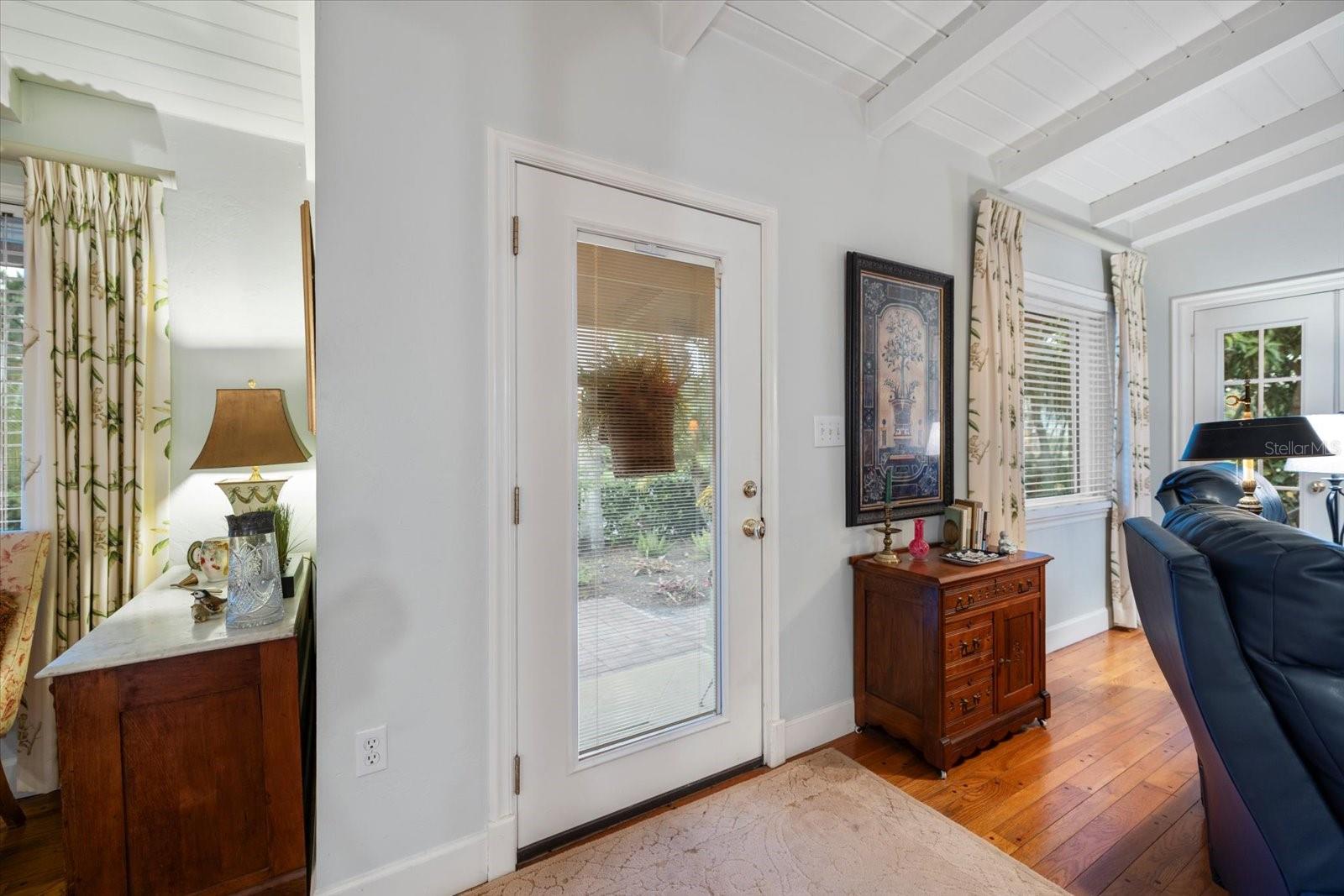 Image 7 of 47 For 601 Menendez Street