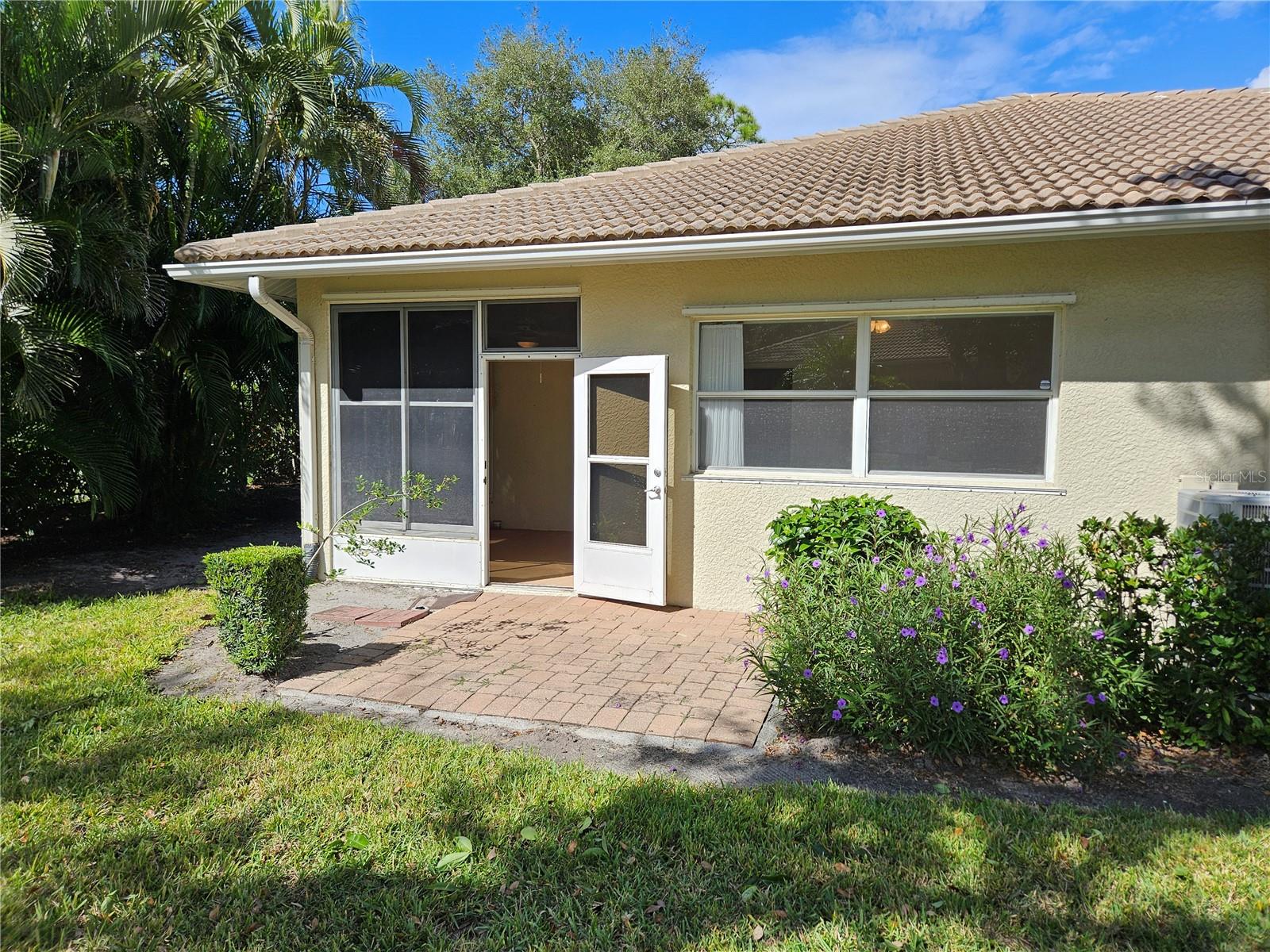 Image 13 of 47 For 920 Onager Court