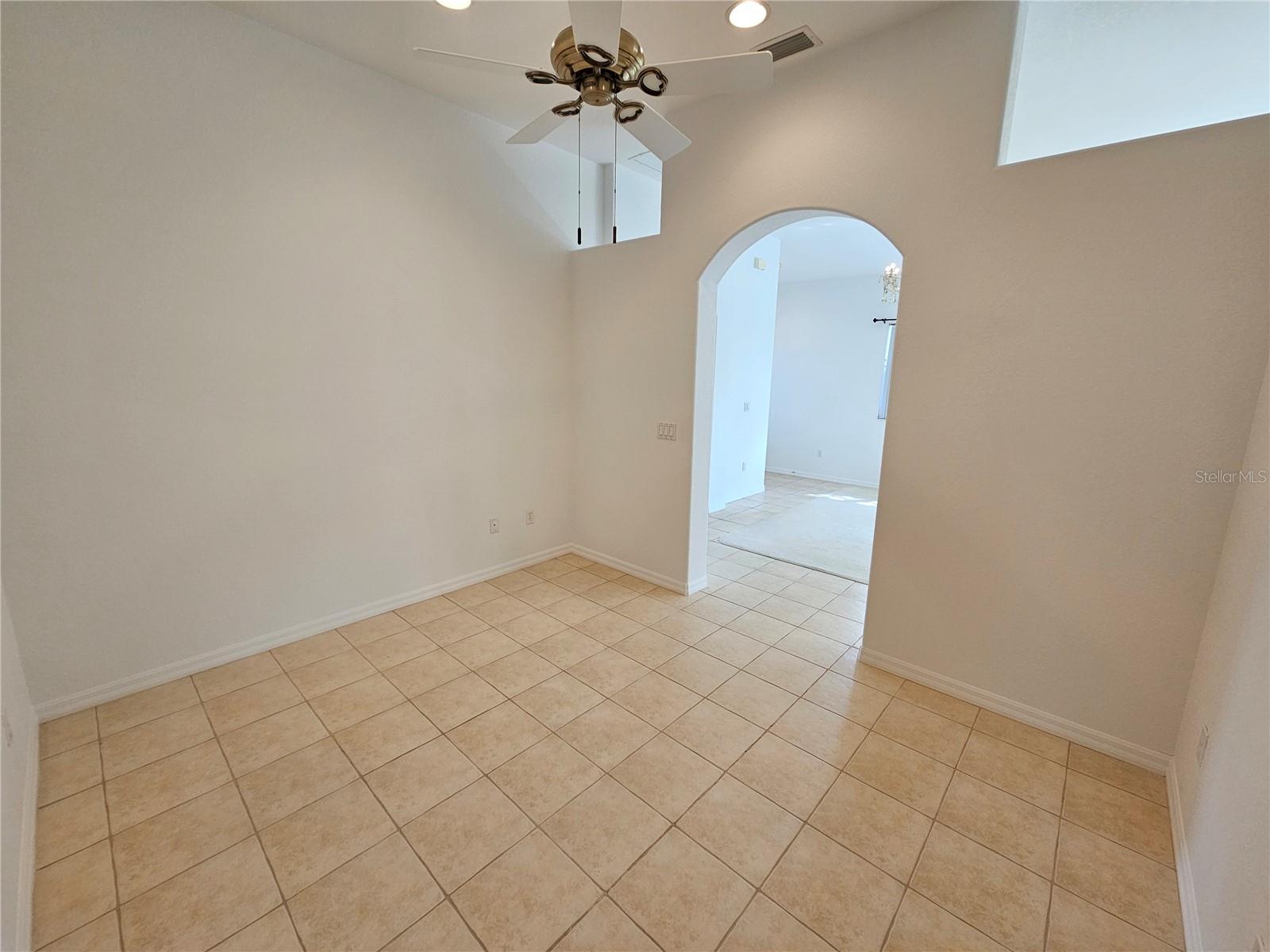 Image 16 of 47 For 920 Onager Court