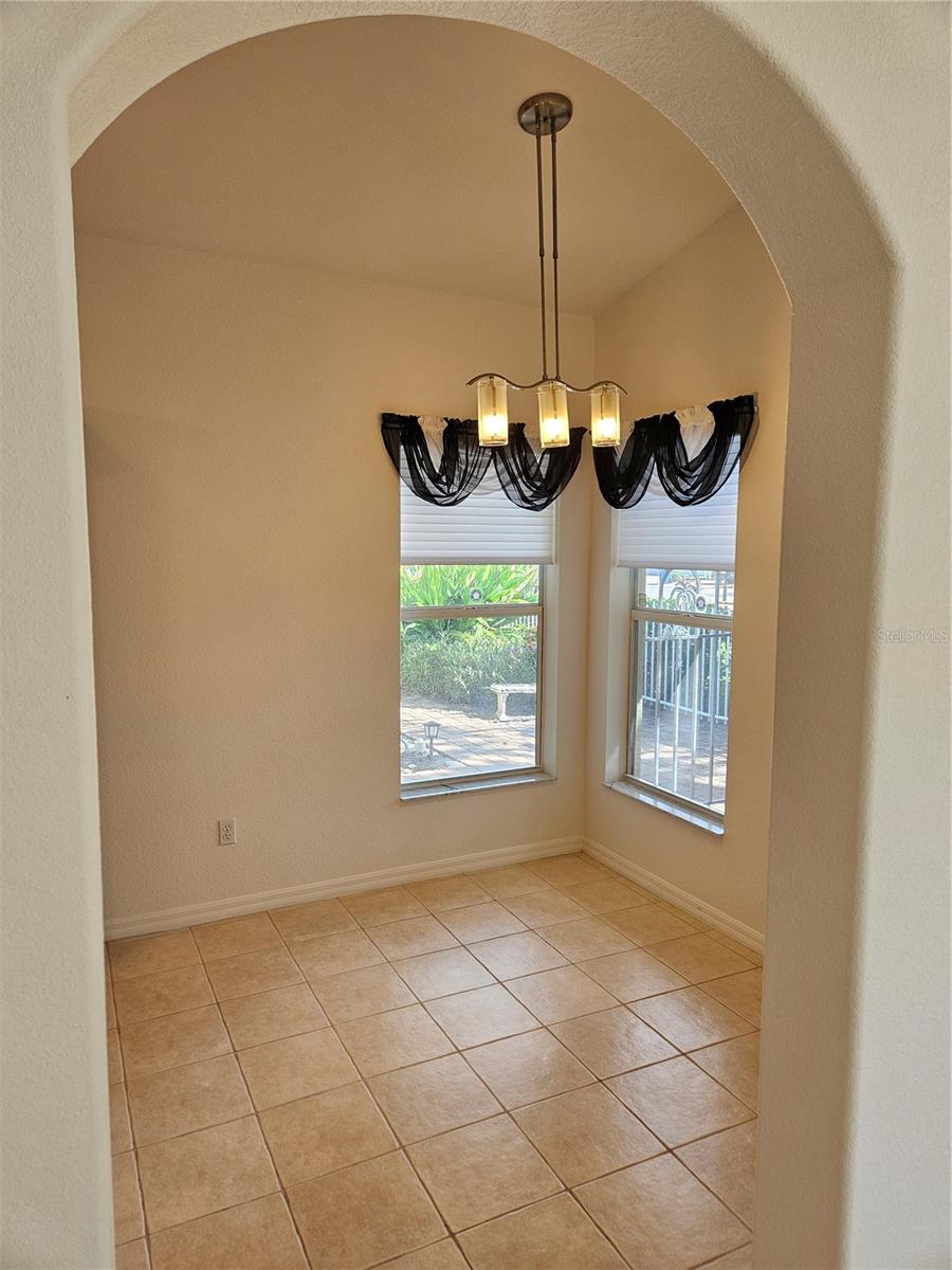 Image 17 of 47 For 920 Onager Court