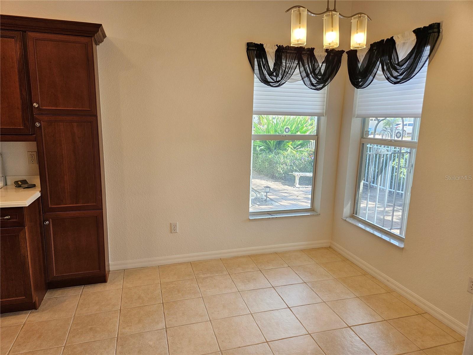 Image 18 of 47 For 920 Onager Court