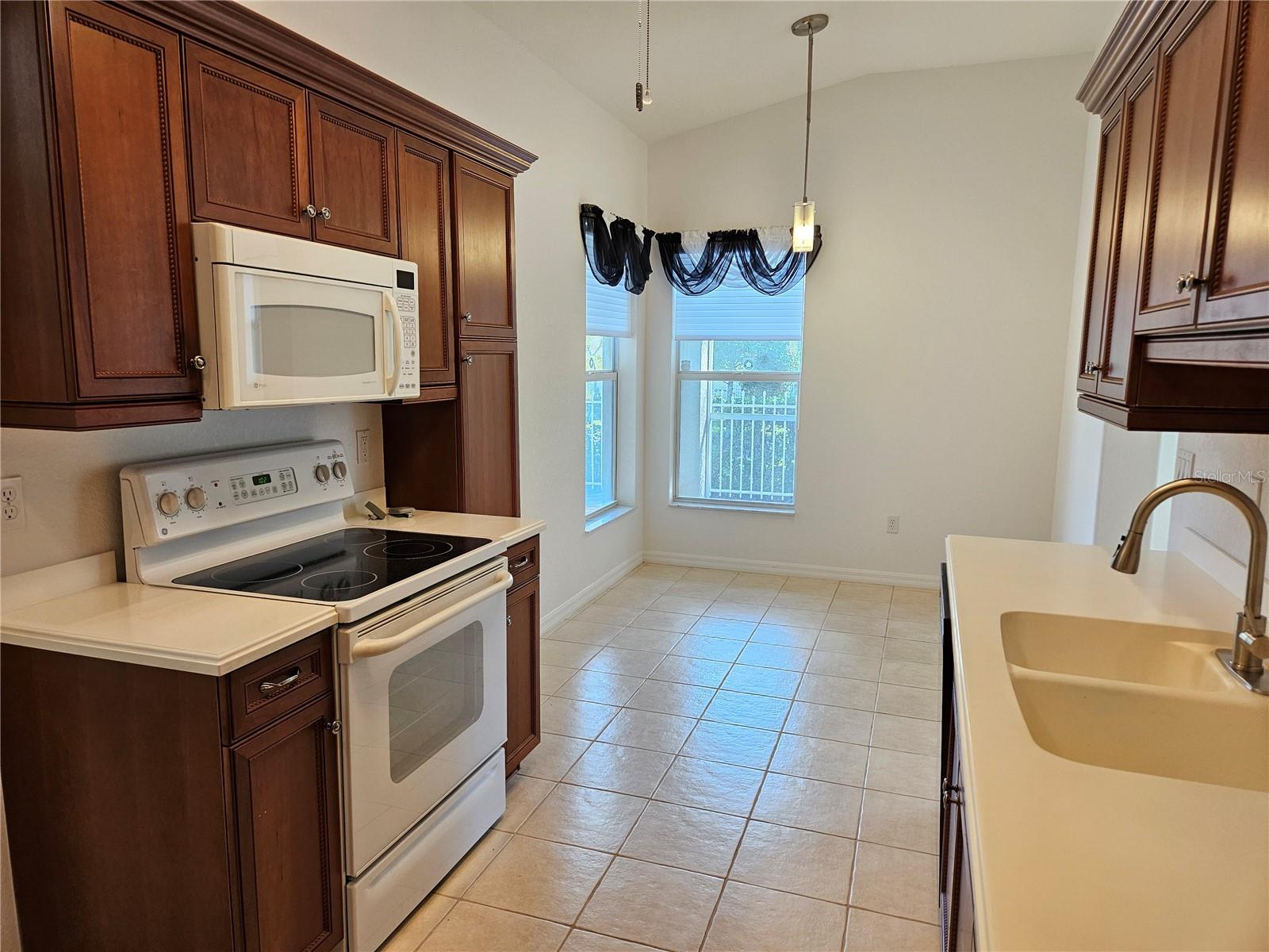 Image 22 of 47 For 920 Onager Court