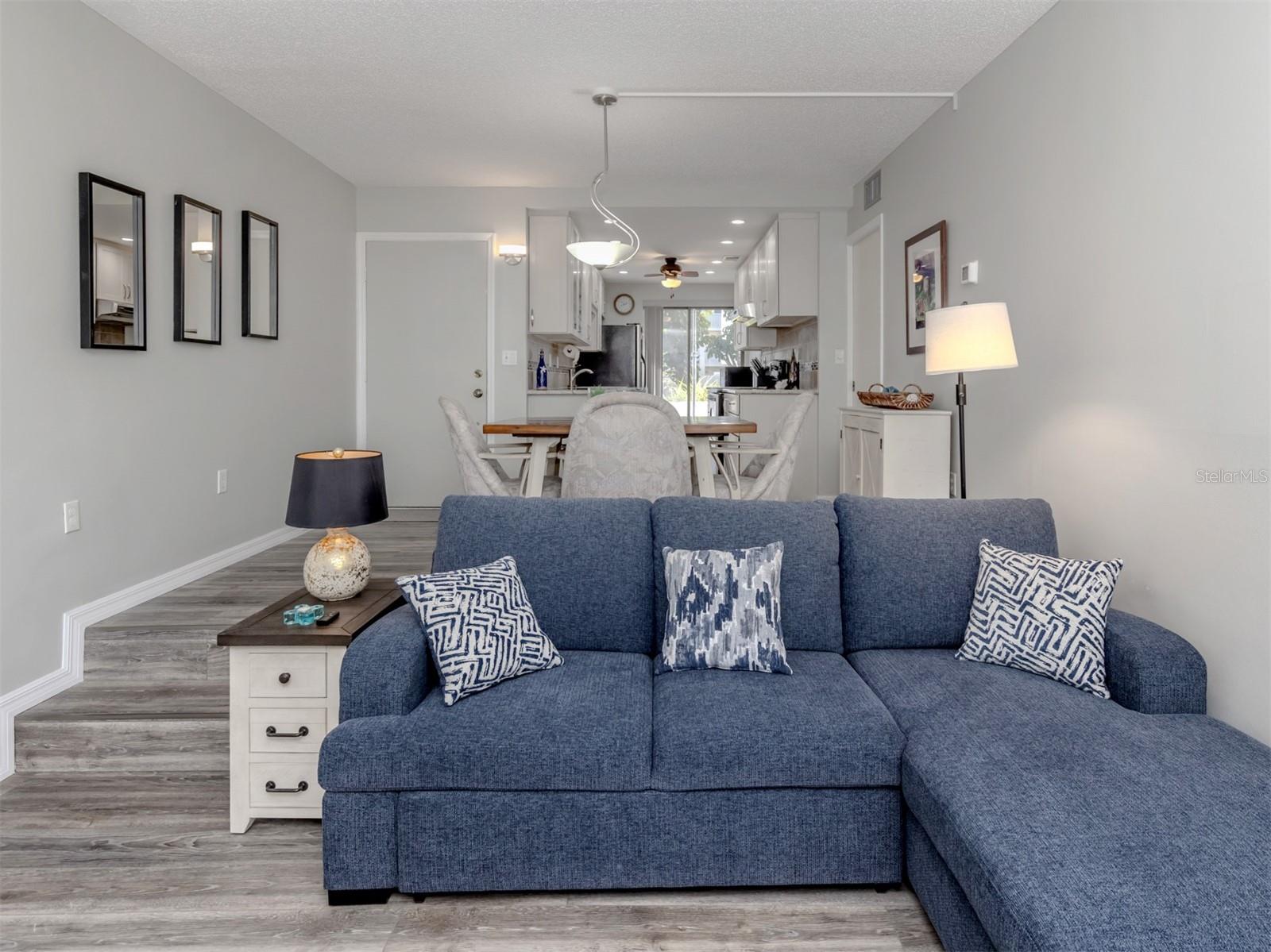 Image 17 of 60 For 1555 Tarpon Center Drive 140