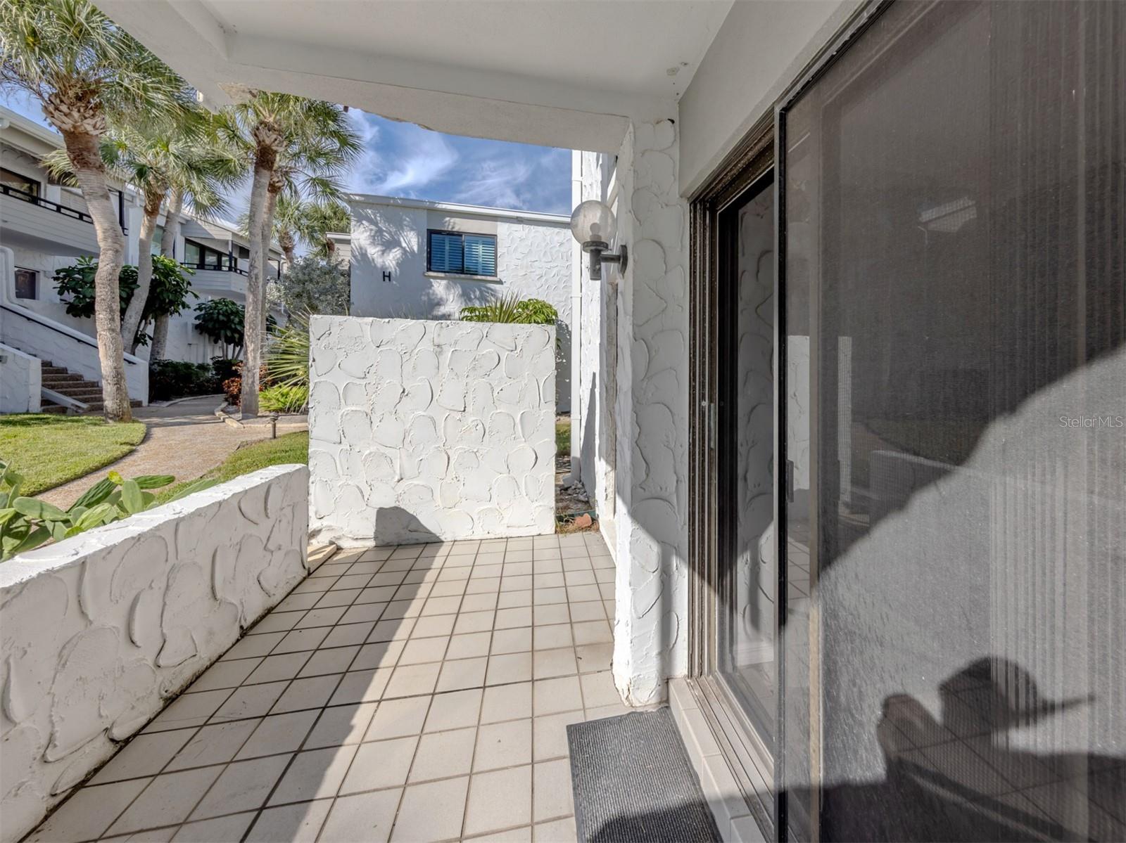 Image 18 of 60 For 1555 Tarpon Center Drive 140