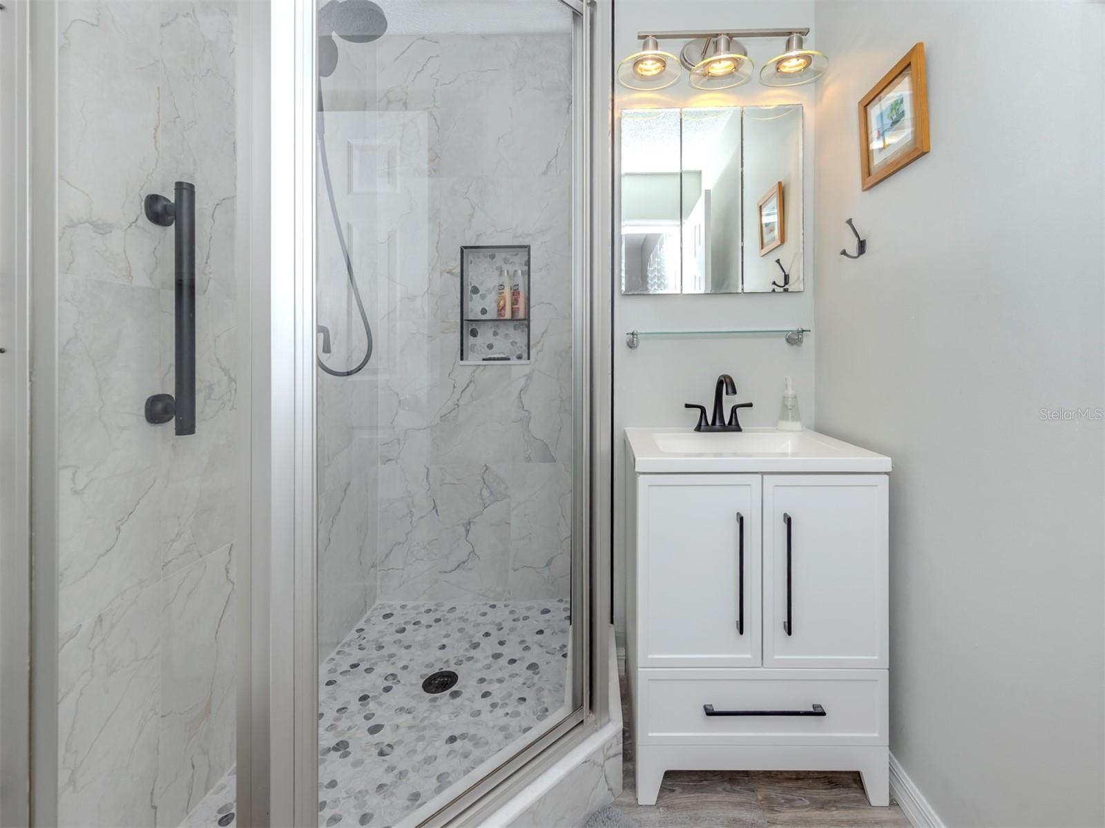 Image 24 of 60 For 1555 Tarpon Center Drive 140