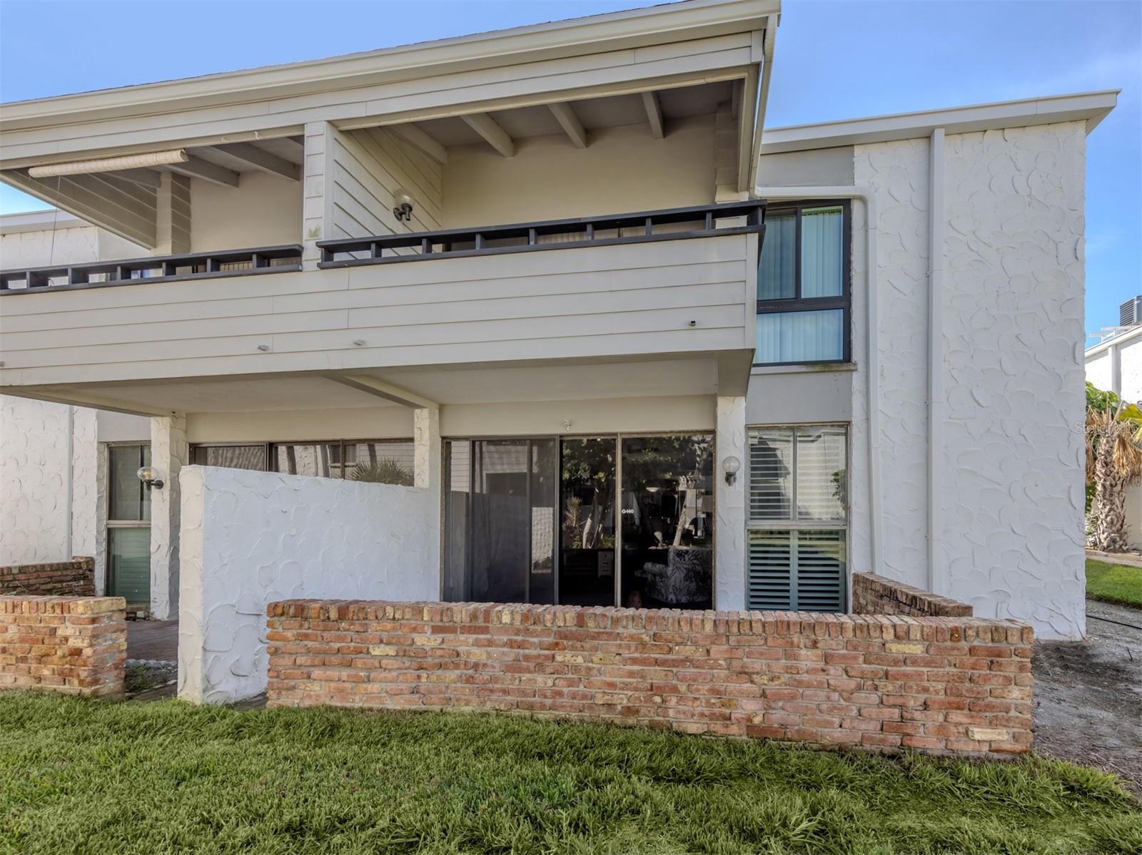 Image 27 of 60 For 1555 Tarpon Center Drive 140