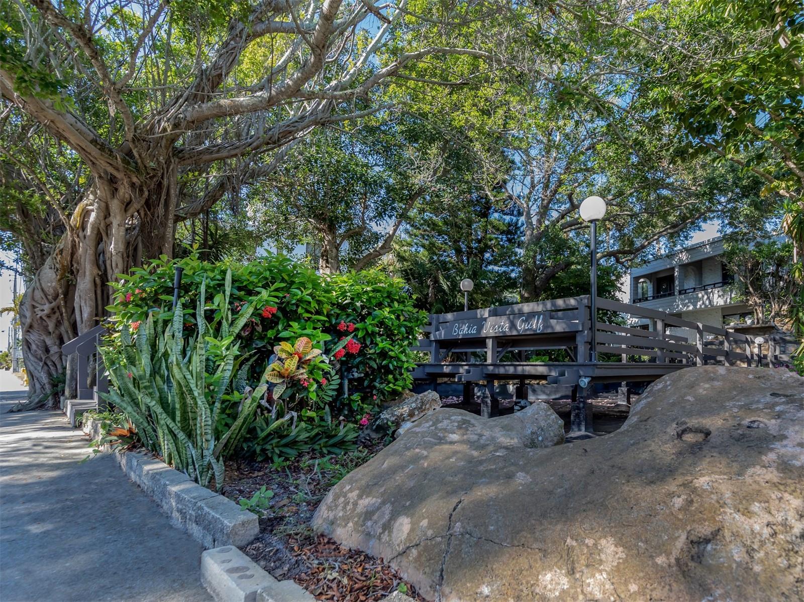 Image 42 of 60 For 1555 Tarpon Center Drive 140