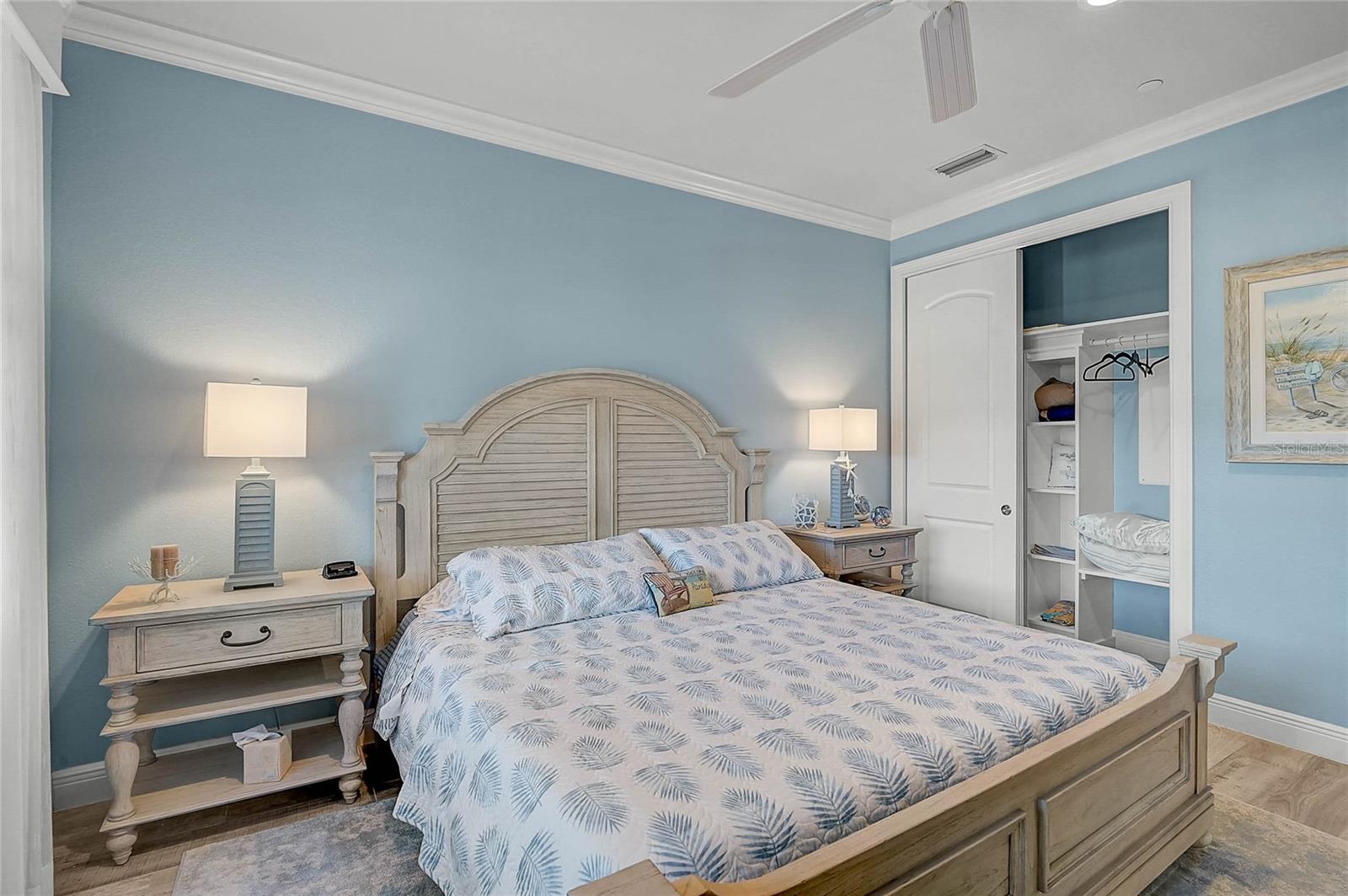 Image 12 of 85 For 205 Venice Avenue