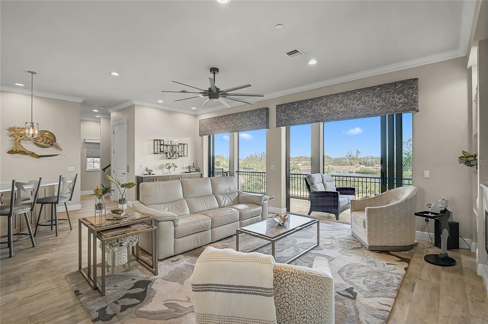 Image 18 of 85 For 205 Venice Avenue