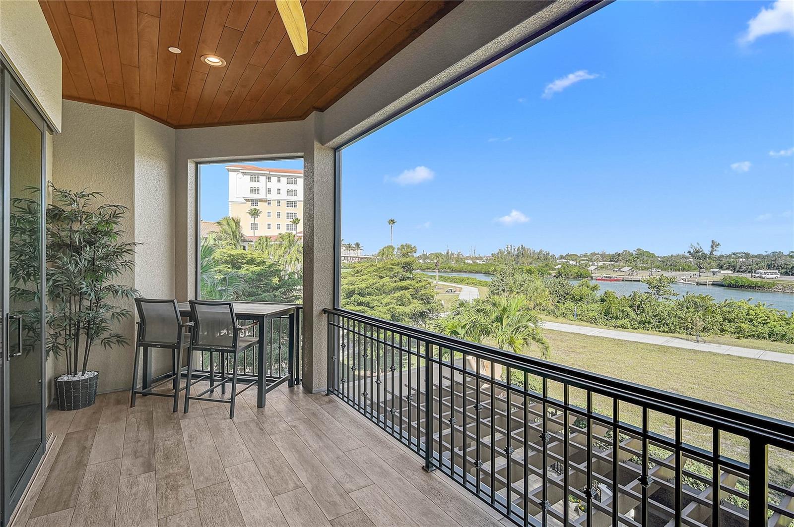 Image 23 of 85 For 205 Venice Avenue