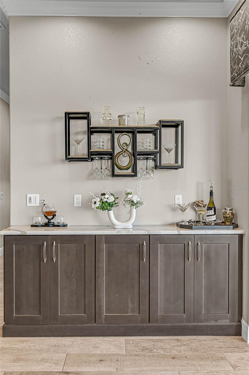 Image 26 of 85 For 205 Venice Avenue